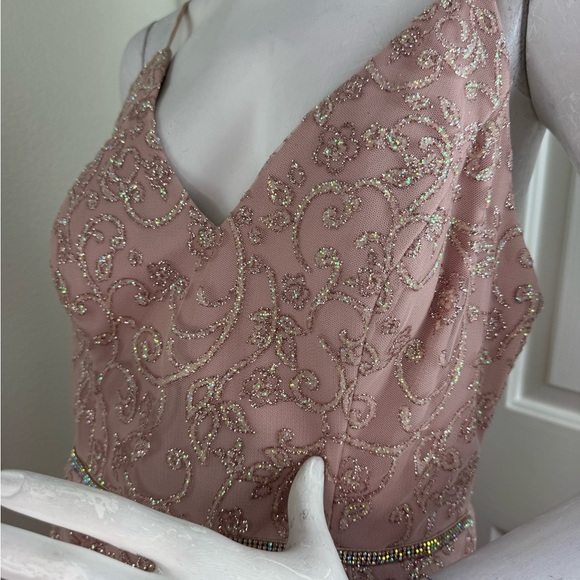 Teeze Me Juniors' Pink Glitter Beaded Mesh V-Neck Formal Dress Size 11-12 - Picture 10 of 15